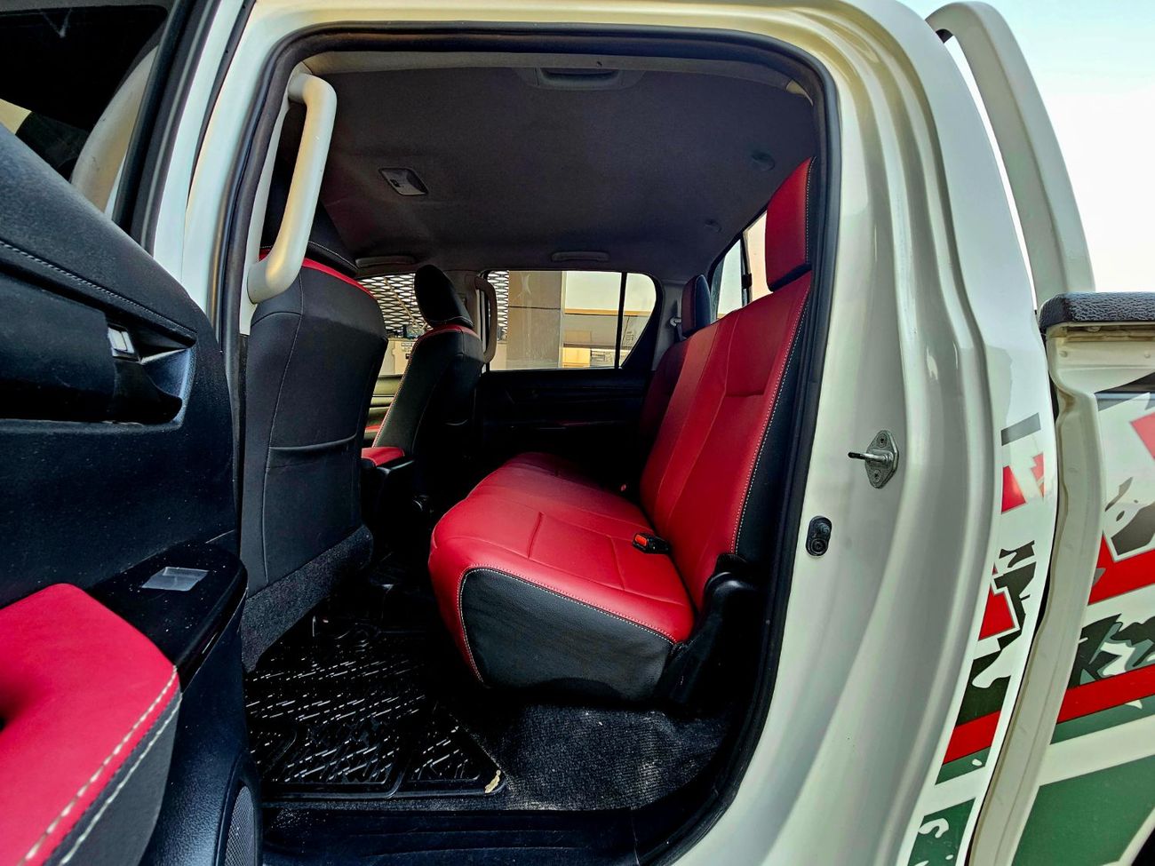 Toyota Hilux PATROL/ AUTO GEAR/ WIDE BODY / AUTO WINDOWS / FULL OPTION