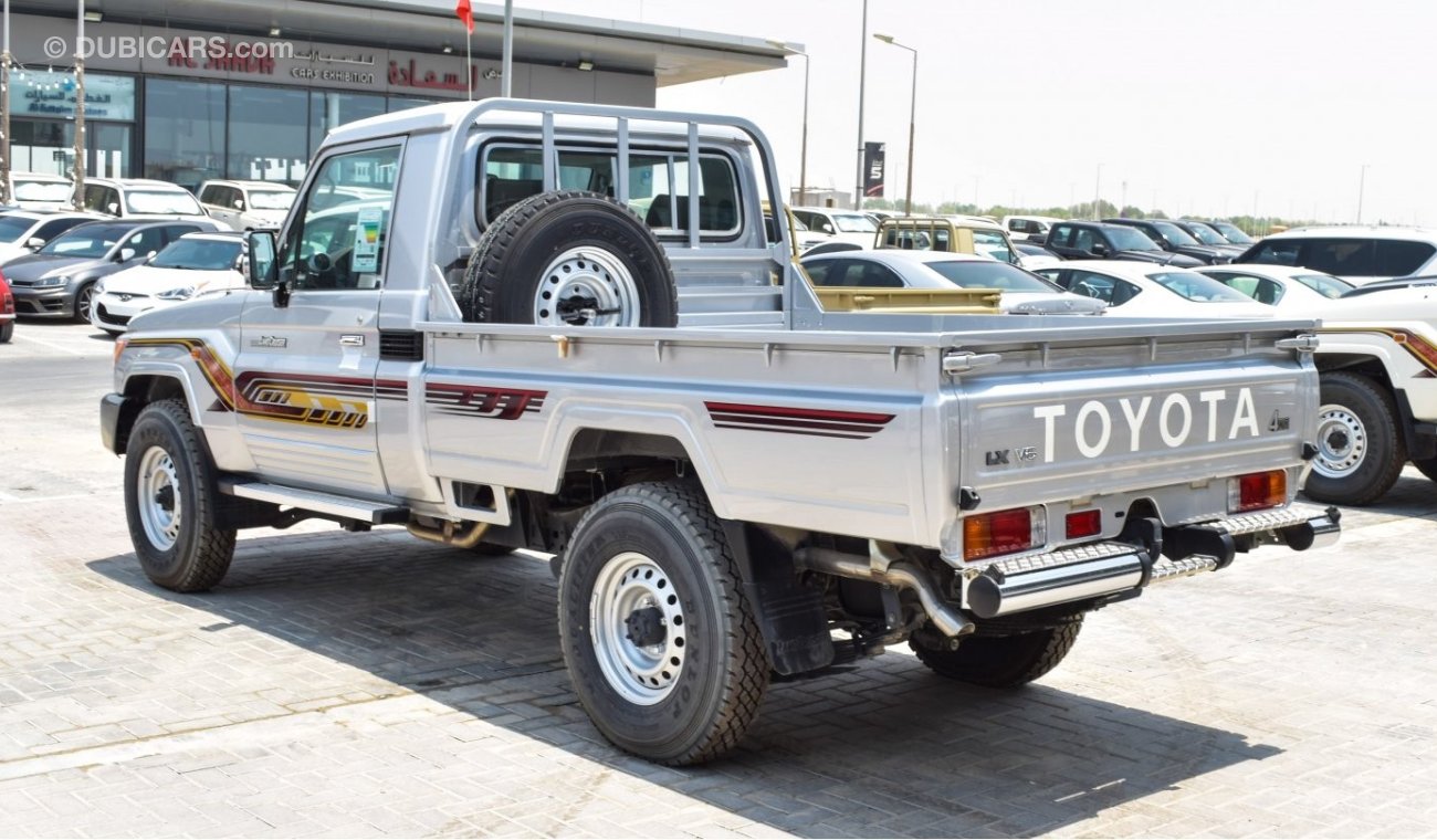 Toyota Land Cruiser Pick Up LX V6 4/4 Petrol Silver ,Difflock ,Wooden interior,power window , centre lock,