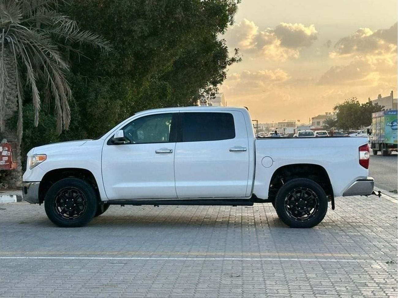 Toyota Tundra Crewmax 1974 Edition 5.7L