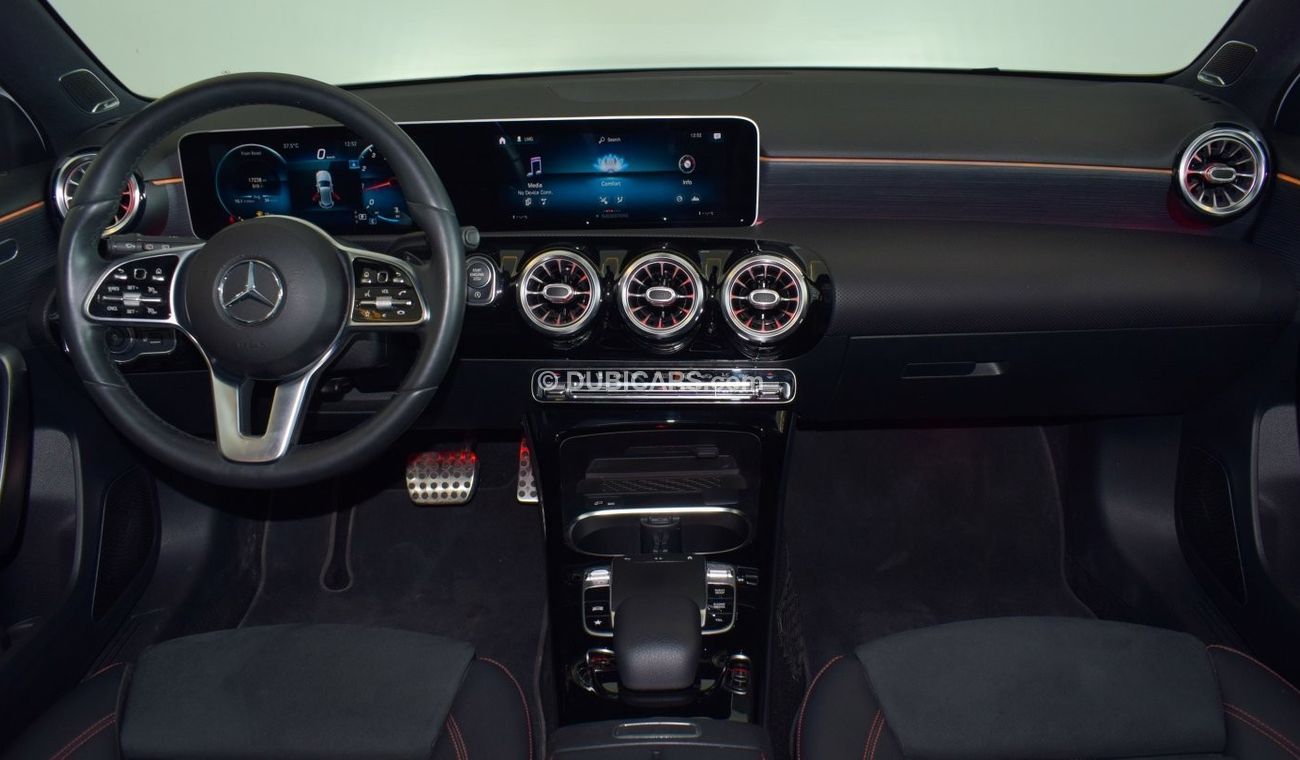 Mercedes-Benz A 250 Premium + Mercedes A250 AMG