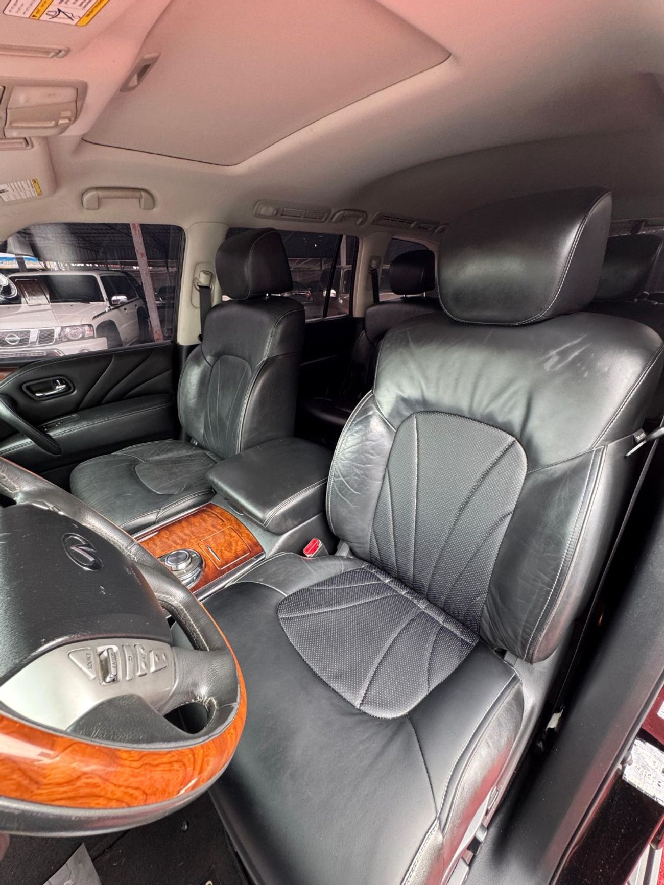 Infiniti QX80 Luxe 7st 5.6L