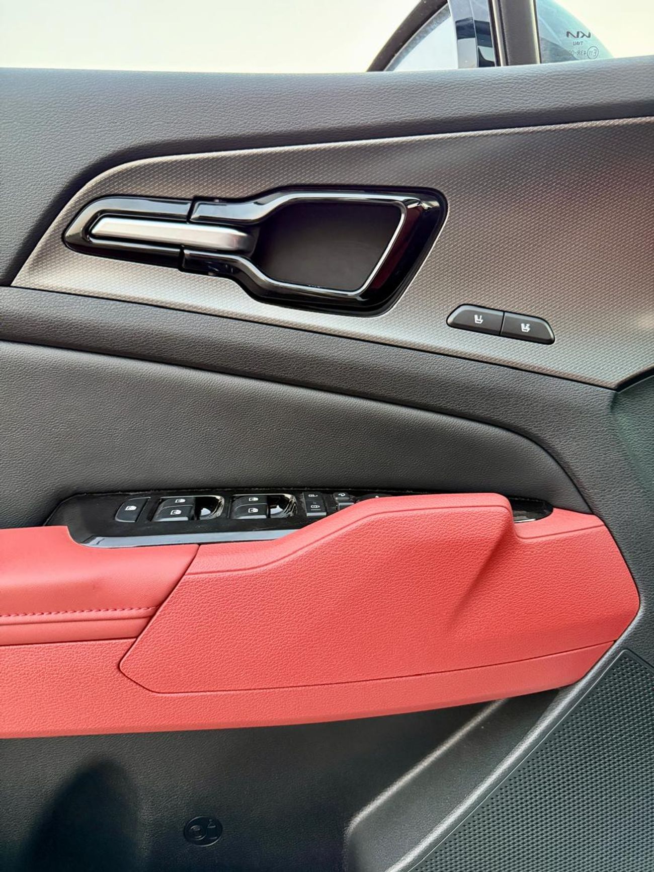 كيا سبورتيج 2.0L MPI LX (FWD)