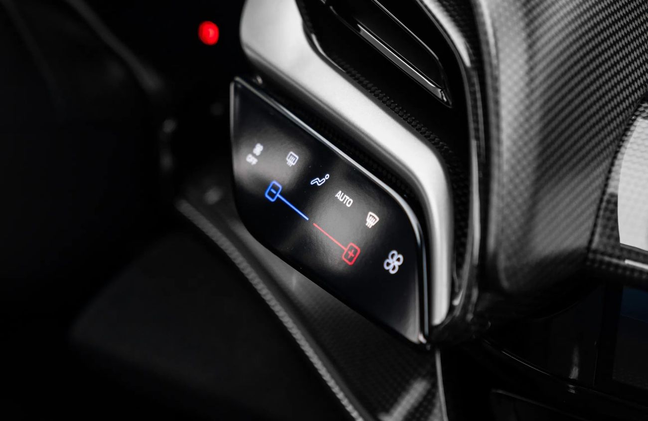 فيراري SF90 سبيدر 4.0L V8 Twin-Turbocharged Engine + eMotor | Warranty