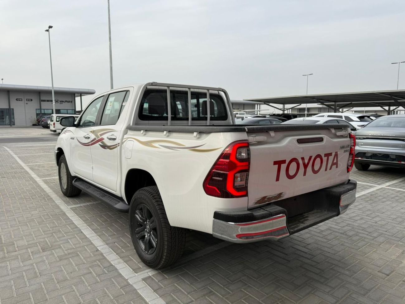 تويوتا هيلوكس 2.7L 4x4 DC HI(I) A/T PTR