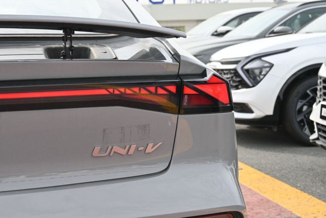 Changan Uni V Changan Uni-V 1.5L Turbo PHEV Nardo Grey Model 2023