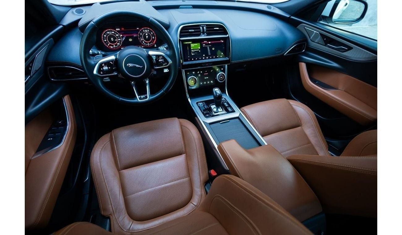 Jaguar XE R-Dynamic SE 2.0L (250 HP) Jaguar XE P250 R-Dynamic SE 2020 GCC under Agency Warranty with Flexible