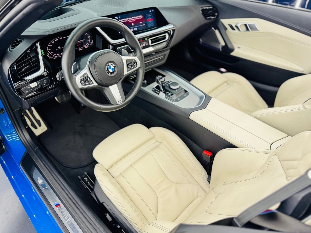 BMW Z4 M40i 3.0L 2019 BMW Z4 M40i Roadster, Warranty, 335 HP, Excellent Condition, GCC