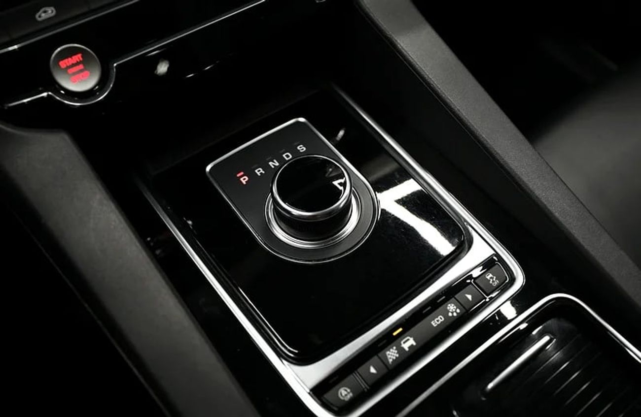 جاكوار F بيس F Sace | 1,100 monthly | Free Insurance + Registration | Ref#A629005