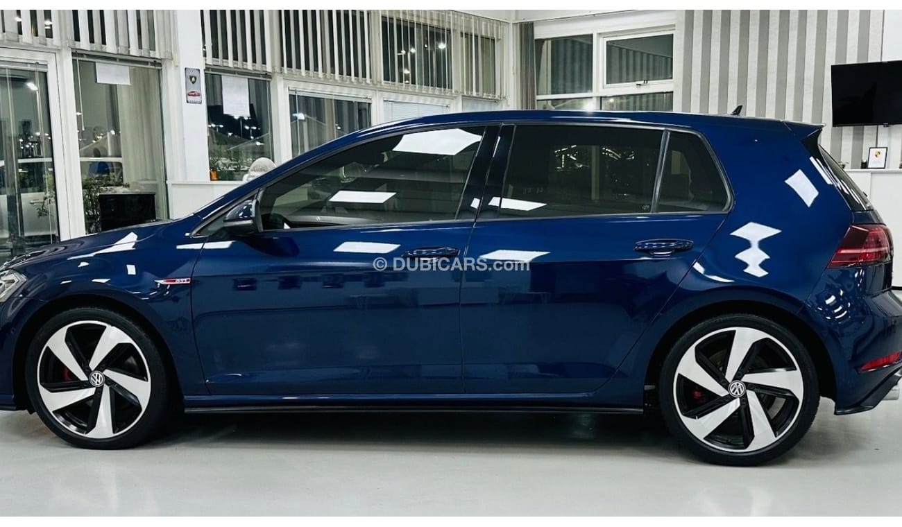 Volkswagen Golf GTI P1 GCC .. Original Paint .. Perfect Condition .. Club .. Panoramic Roof ..