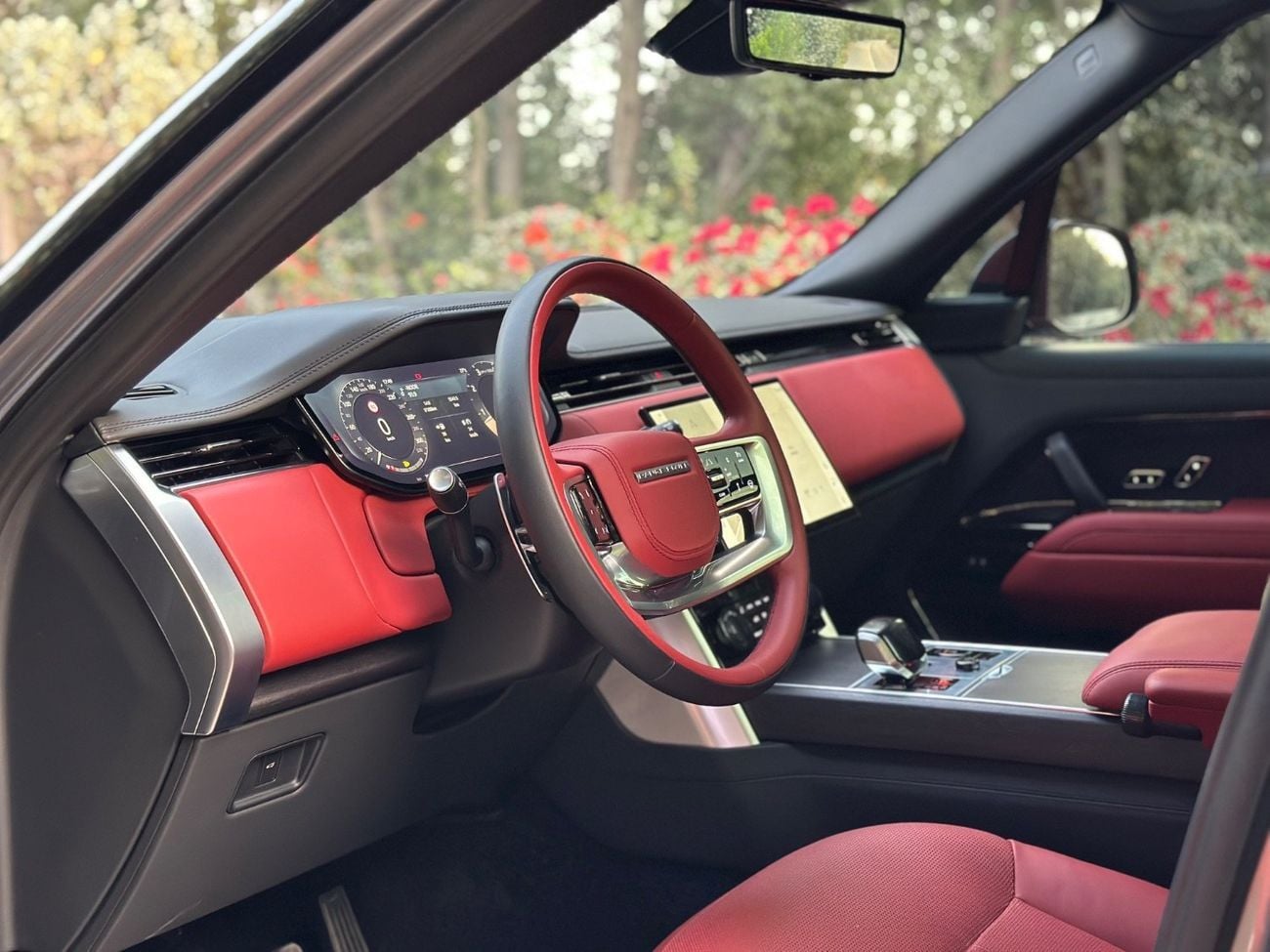 Land Rover Range Rover LWB SV P615 4.4L | 2023 Range Rover Vogue SV | Luxury SUV | 21,000 KM | Perfect Condition