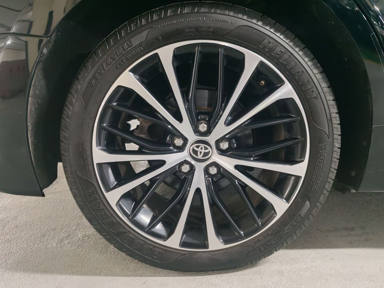 تويوتا كامري SE 2.5L (181 HP)