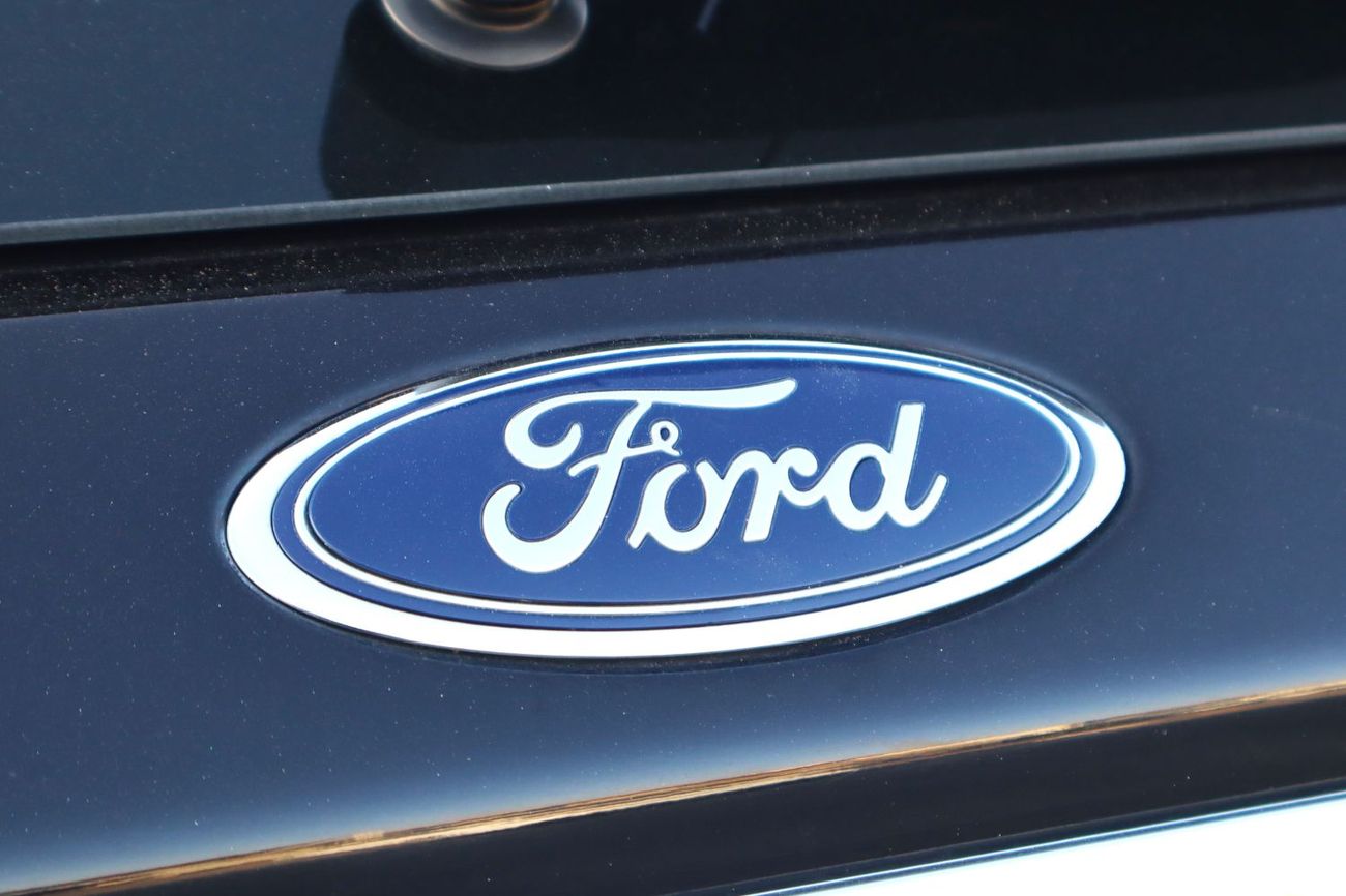 Ford Explorer XLT 202A 2.3L 4WD