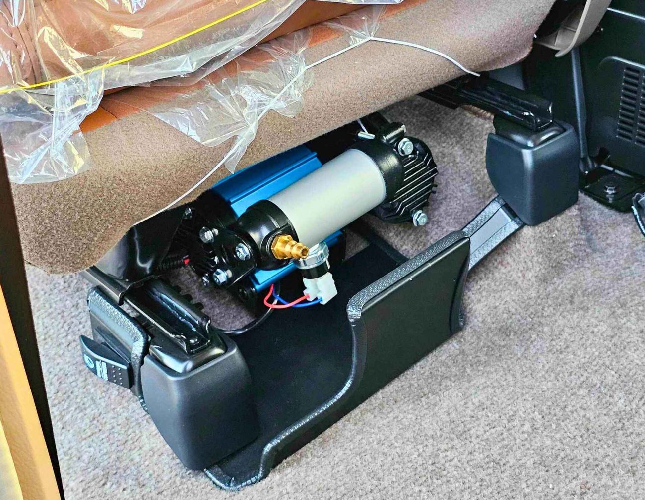 Toyota Land Cruiser 70 LX LC76 / 2.8L V4 DIESEL A/T / WINCH SNORKEL / DVD CAMERA / HIGH OPTION / CODE#LX-Z