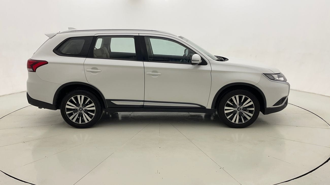 Mitsubishi Outlander 2.5L GLX Mid Line 2023 GLX MID LINE | AED 977/Month | 0 DP | 30 Day Return | Warranty | Service Hist