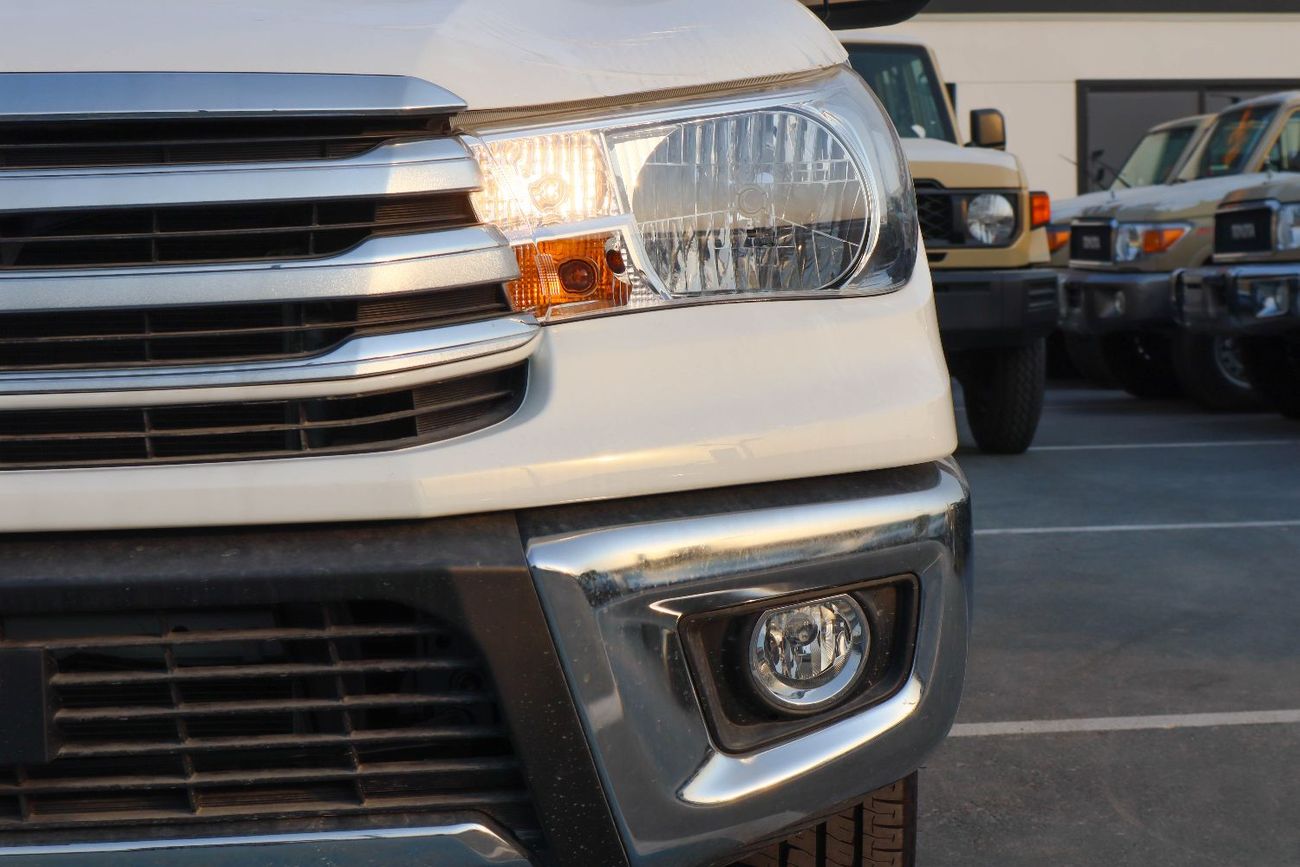 Toyota Hilux GL 2.7L Single Cab Utility