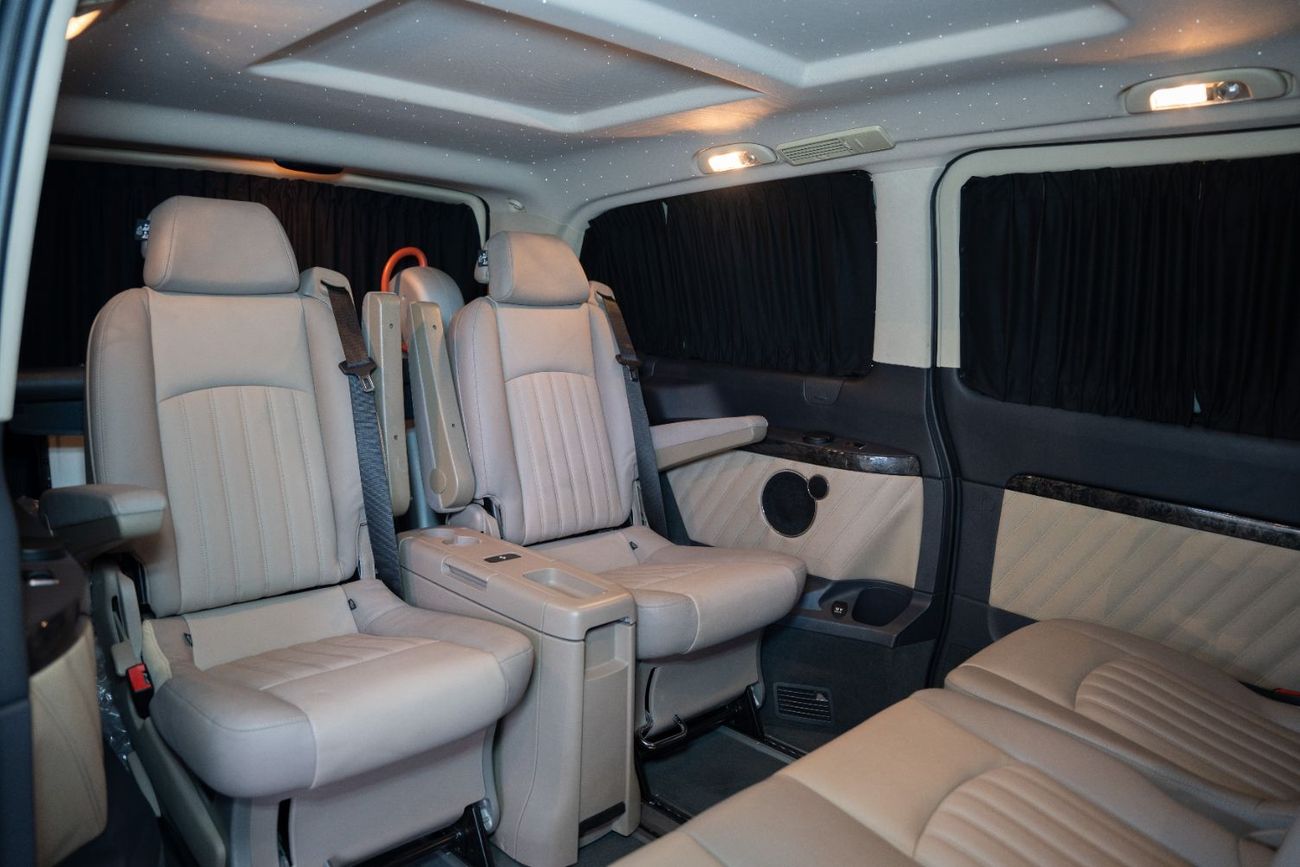 مرسيدس بنز فيانو Wheelchair Accessible Premium Van – 2×3 Seating