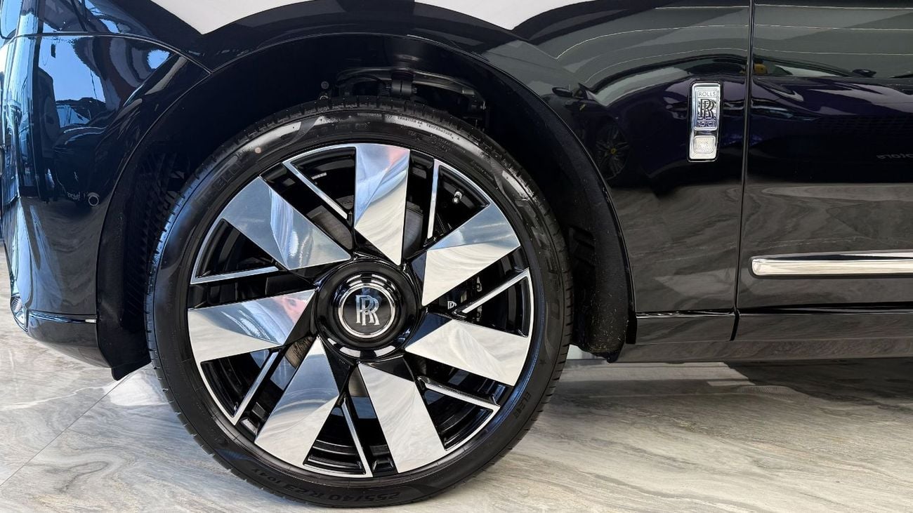 رولز رويس كولينان Rolls Royce Cullinan - Silver Badge - 2026