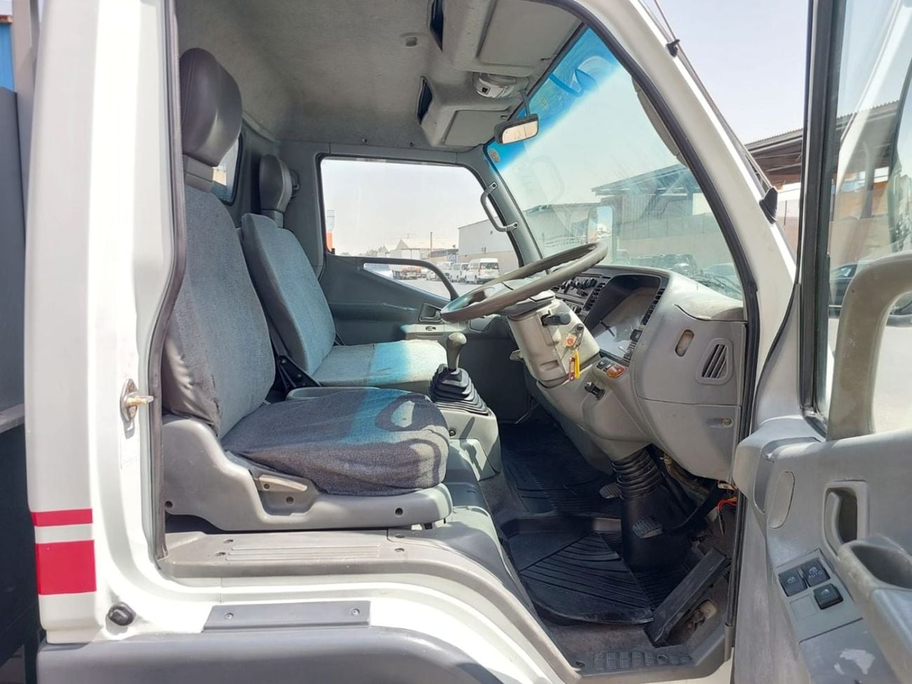 Mitsubishi Fuso Canter MITSUBISHI CANTER TRUCK RHD 1997 MODEL 4.5 L DIESEL MANUAL(PM31580)