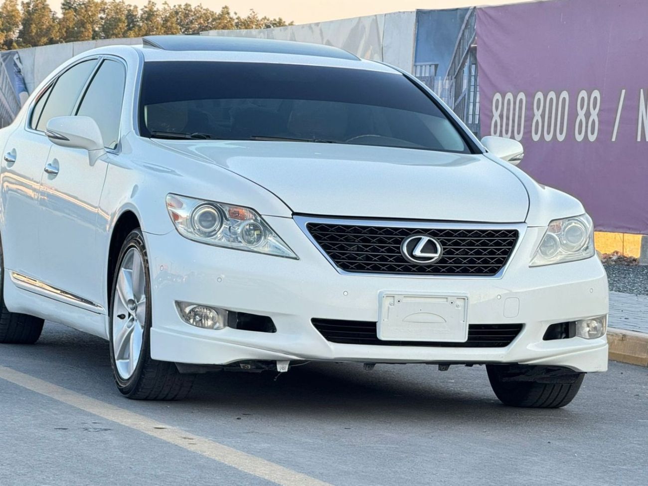 لكزس LS 460 L 4.6L In excellent condition and requires no expense