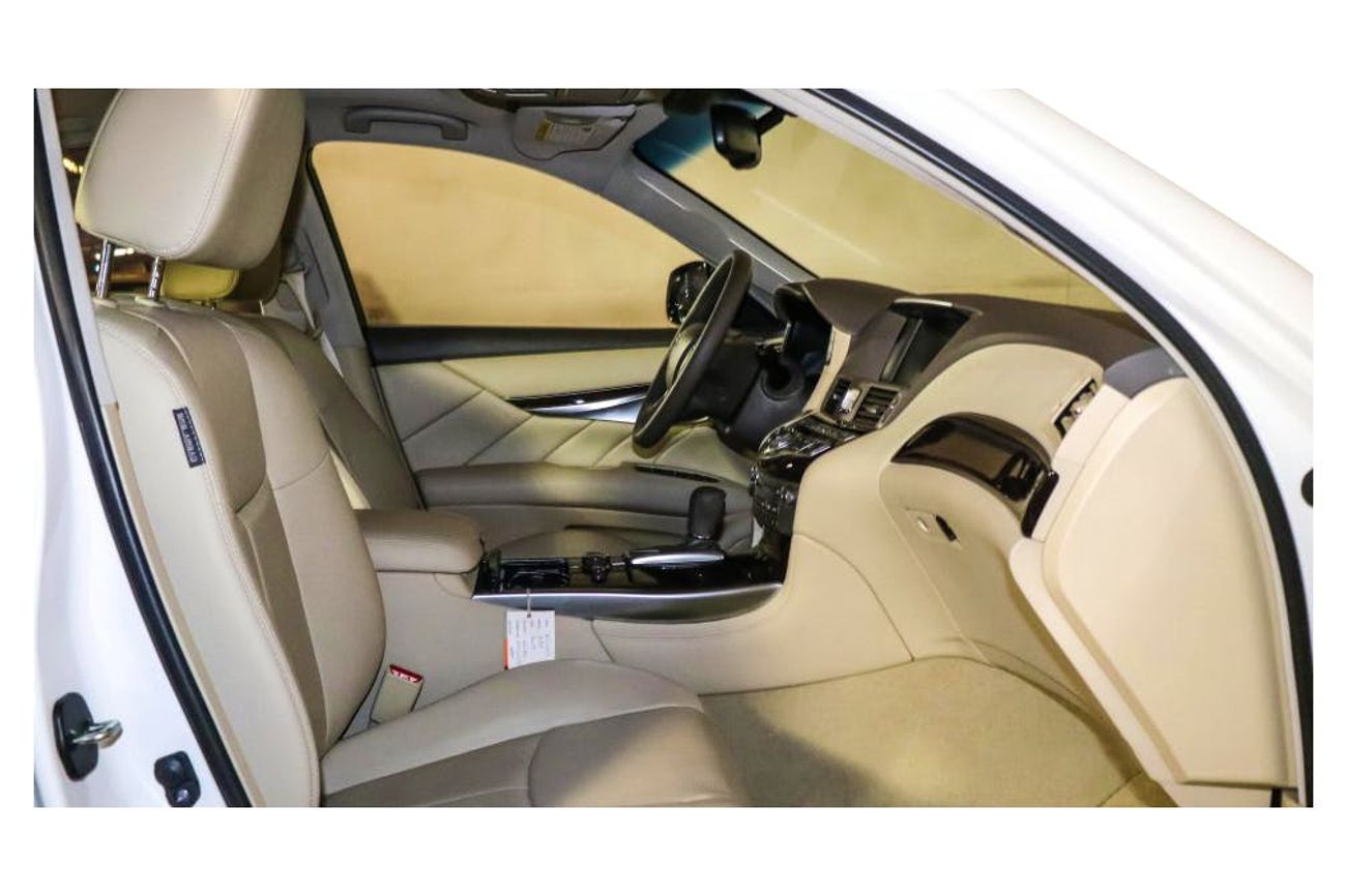 Infiniti Q70 LUXE 3.7L With 3 Years or 100,000KM GCC Warranty!!