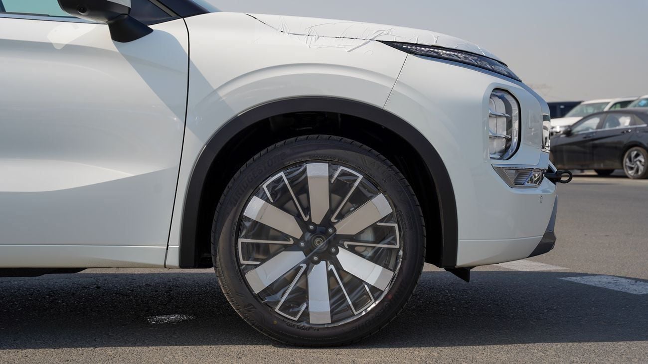 Mitsubishi Outlander Brand New Mitsubishi Outlander HighLine 2026 Export 2.5L Petrol 2WD|White/Tan|OUTLANDER-HL-2WD-26|
