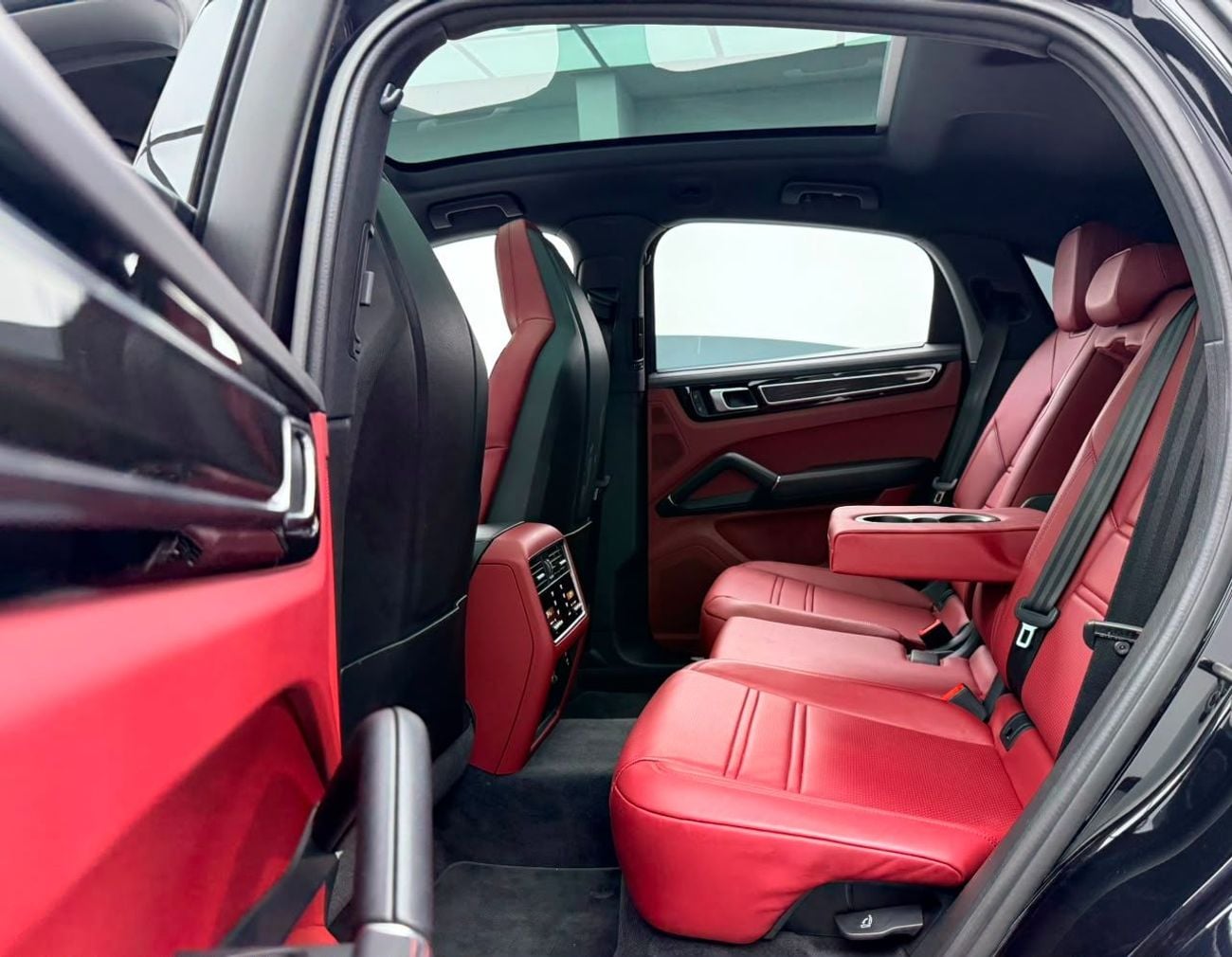 Porsche Cayenne Coupe 2022 Porsche Cayenne Coupe, Warranty, Full Porsche Service History, Fully Loaded, GCC