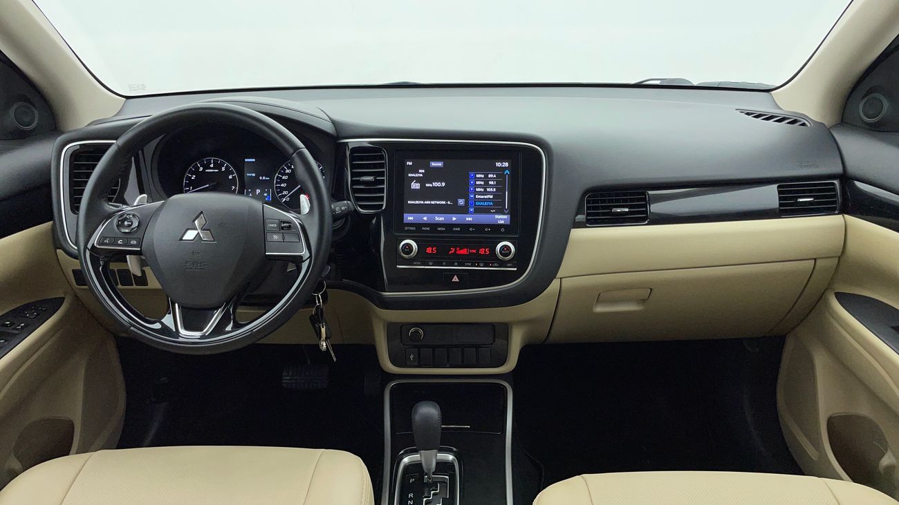 ميتسوبيشي آوتلاندر GLS MID 3 | بدون دفعة مقدمة | اختبار قيادة مجاني للمنزل