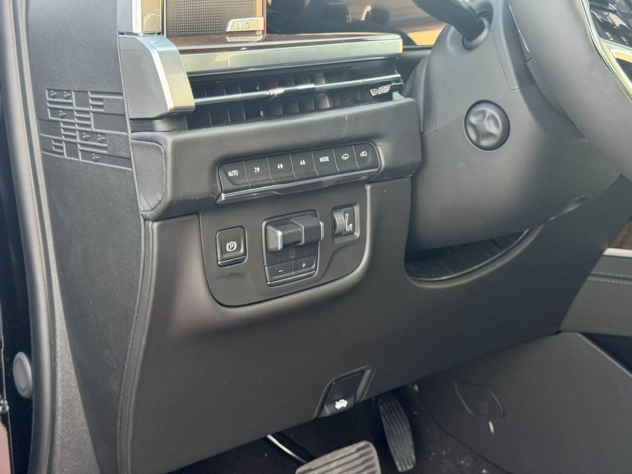 Cadillac Escalade Sport Platinum 6.2L AWD ESV