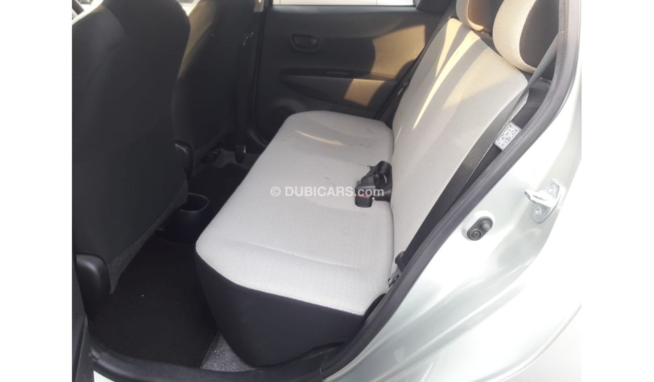 تويوتا فيتز TOYOTA VITZ RIGHT HAND DRIVE (PM1077)