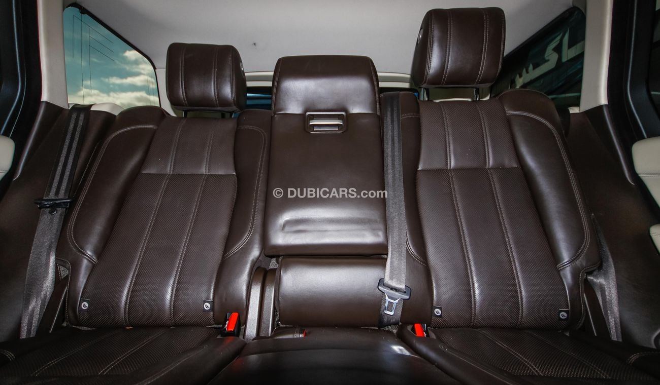 Land Rover Range Rover With Autobiography Badge