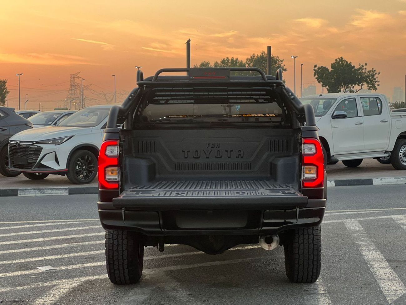 Toyota Hilux 2021 Toyota Hilux GR Sport Black Edition - Trunk Cover -  2.7L V4 - GCC - AWD 4x4 - Rear Camera - Le