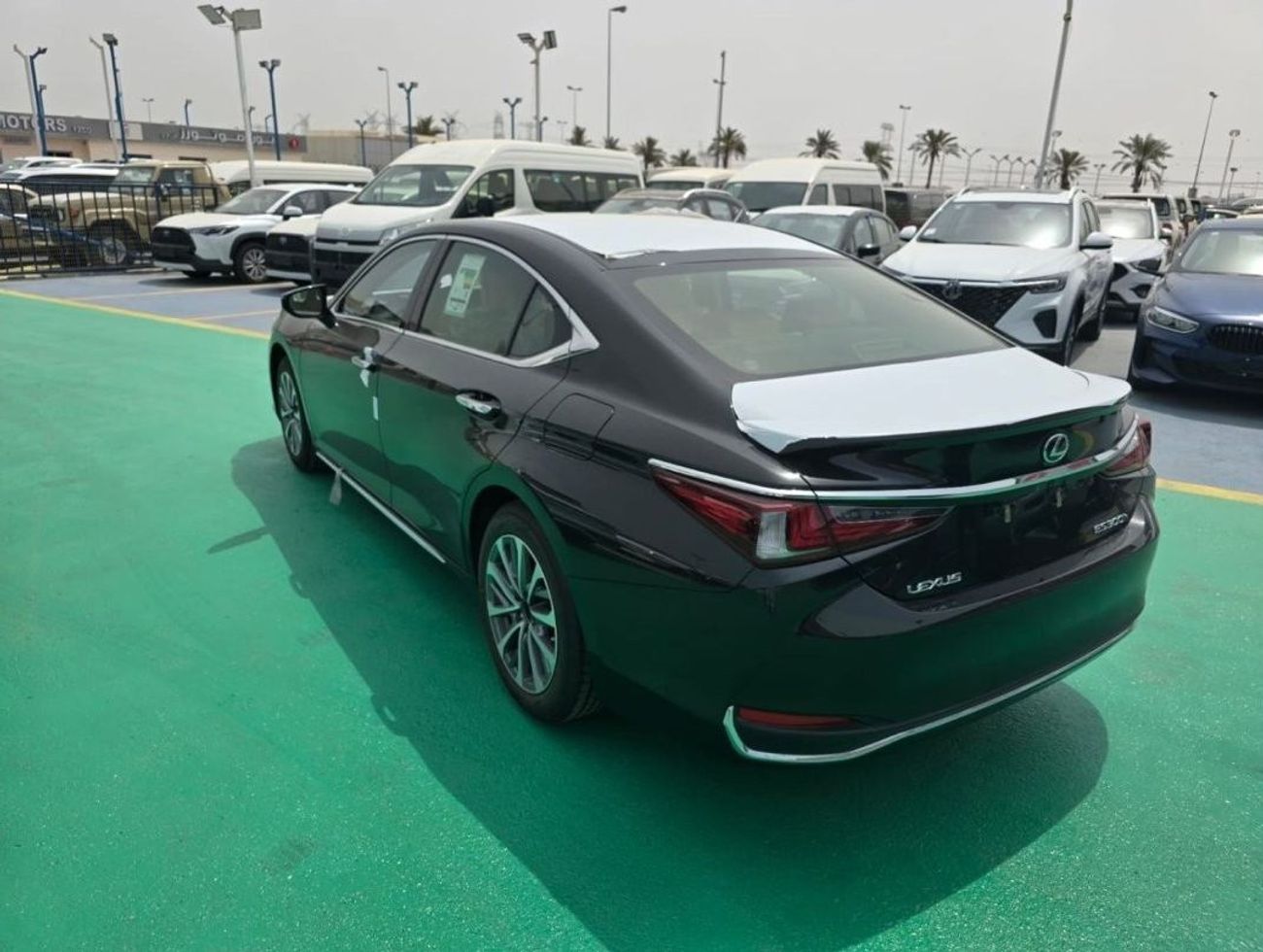 Lexus ES300h 2.5L HYBRID 2025 GCC