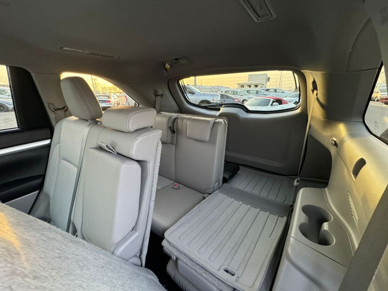 تويوتا هايلاندر TOYOTA HIGHLANDER LE, 4x4, FULL OPTION