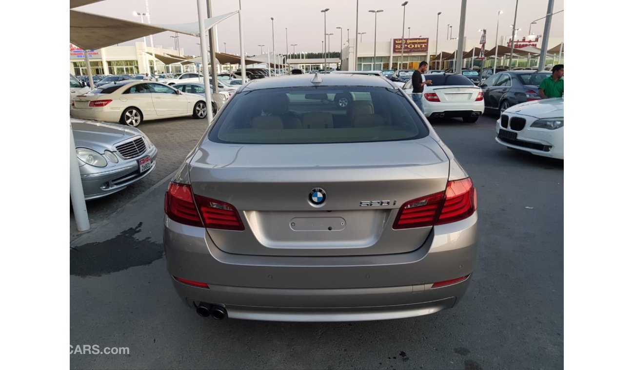 BMW 520i i model 2012GCC car prefect condition full service full option low mileage