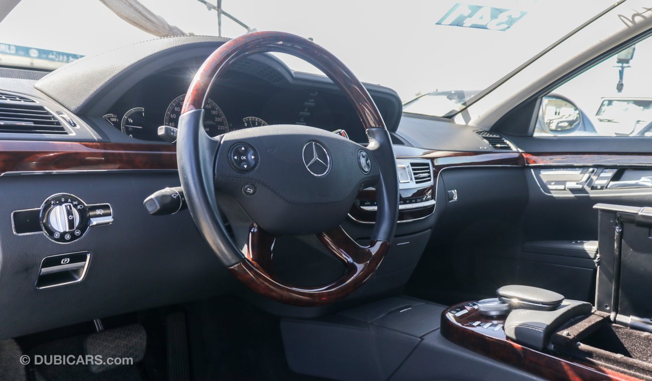 Mercedes-Benz S 550