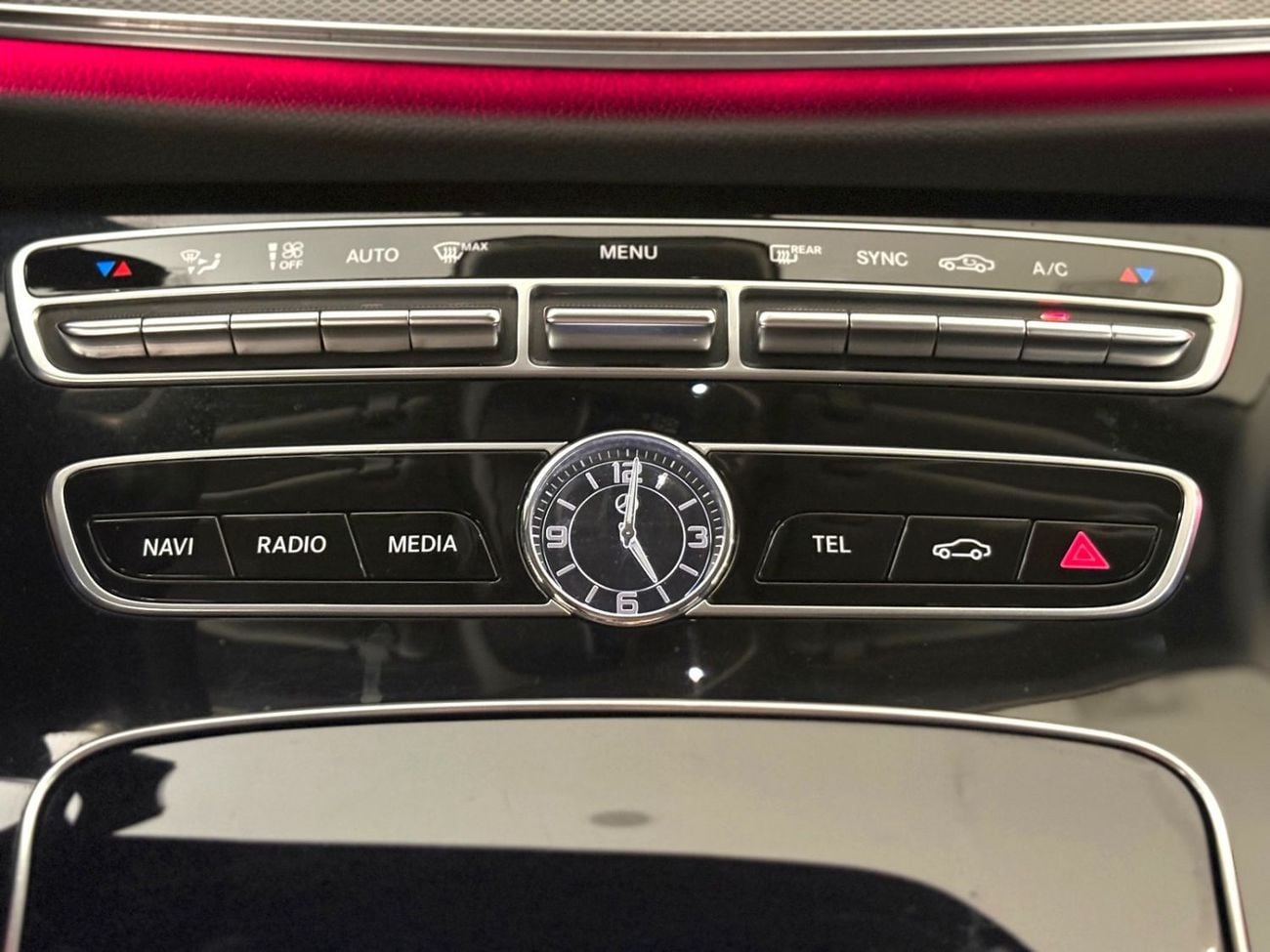 مرسيدس بنز E300 AED 1,260 P.M | 0% DOWN PAYMENT | MERCEDES-BENZ E300 | 2.0L TURBO I4 | 2019