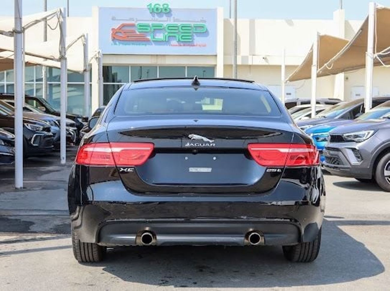 جاكوار XE R-Dynamic Black 2.0L (250 HP)