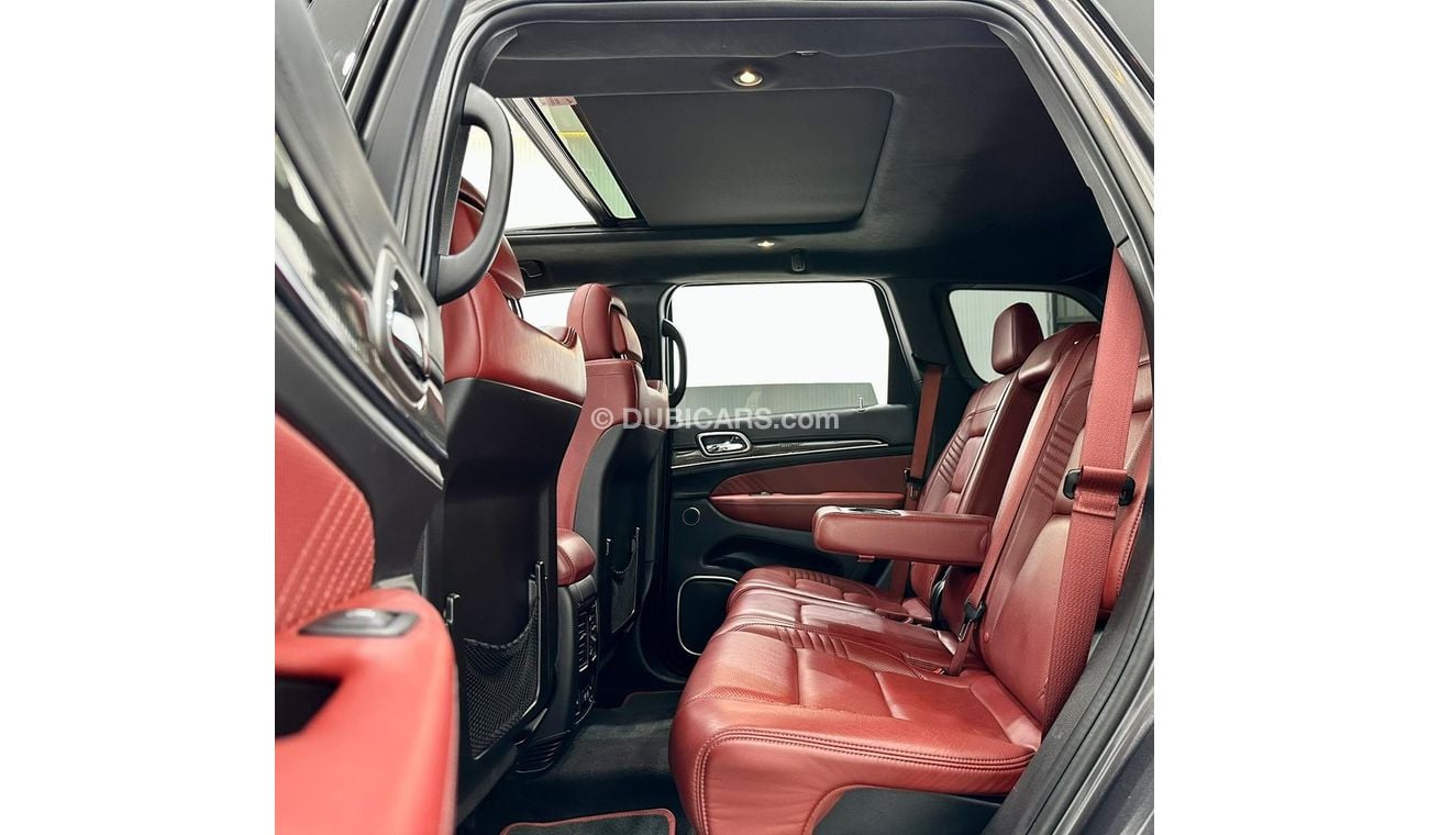 Jeep Grand Cherokee 2017 Jeep Grand Cherokee SRT, Full Jeep Service History, Warranty GCC Specs