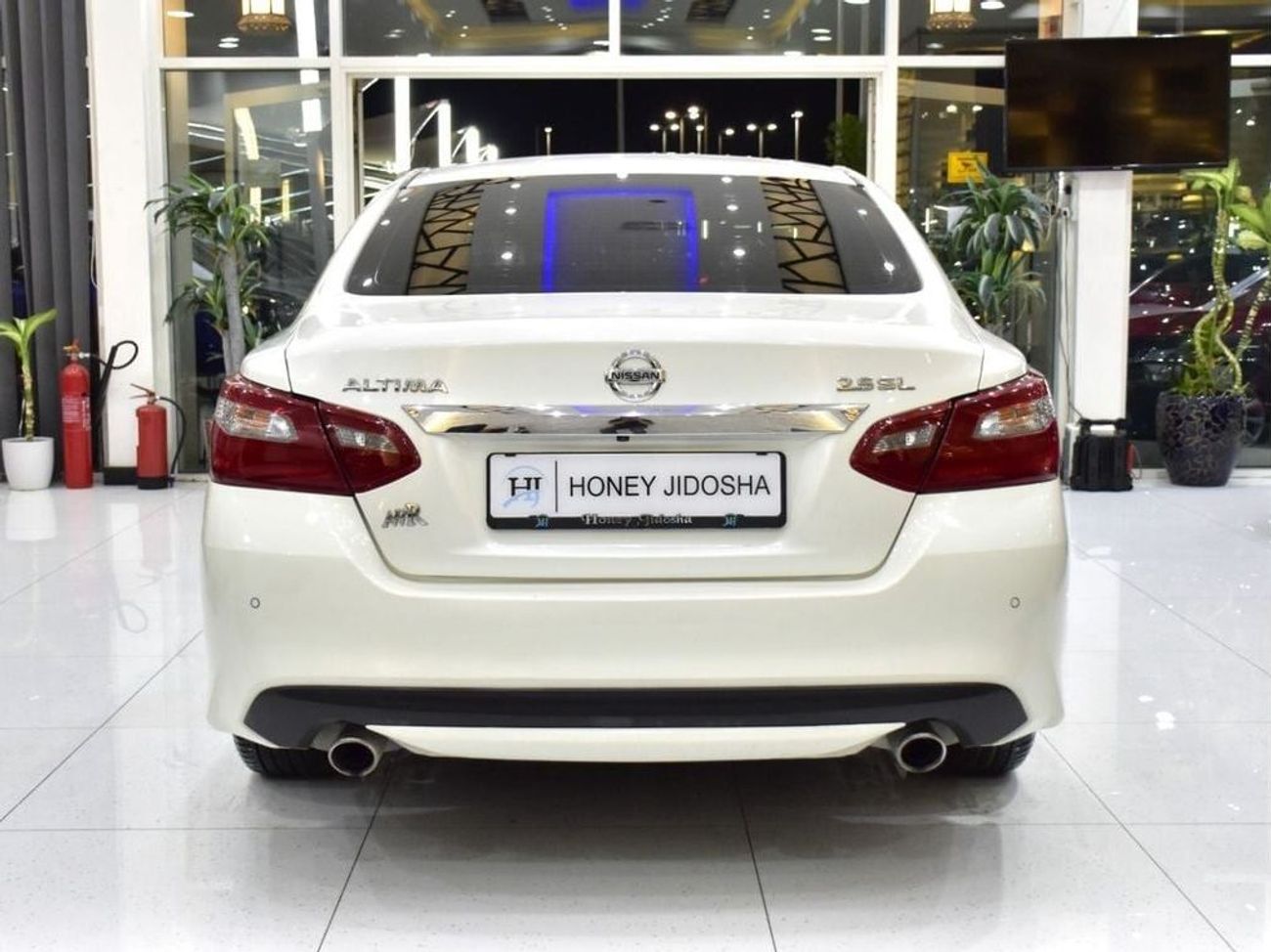 Nissan Altima EXCELLENT DEAL for our Nissan Altima 2.5 SL ( 2018 Model ) in White Color GCC Specs