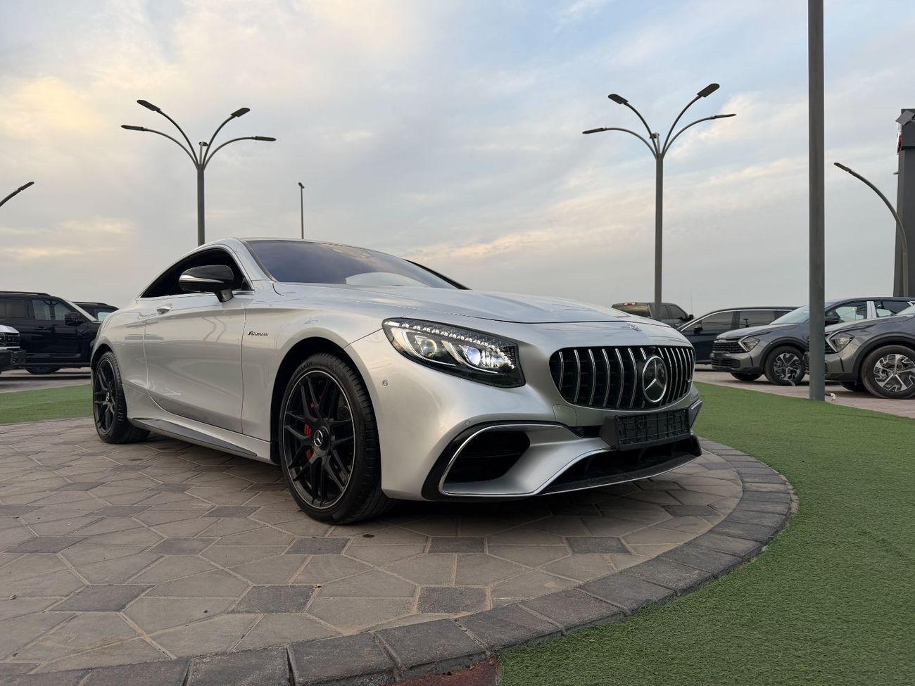 Mercedes-Benz S 63 AMG Std 5.5L