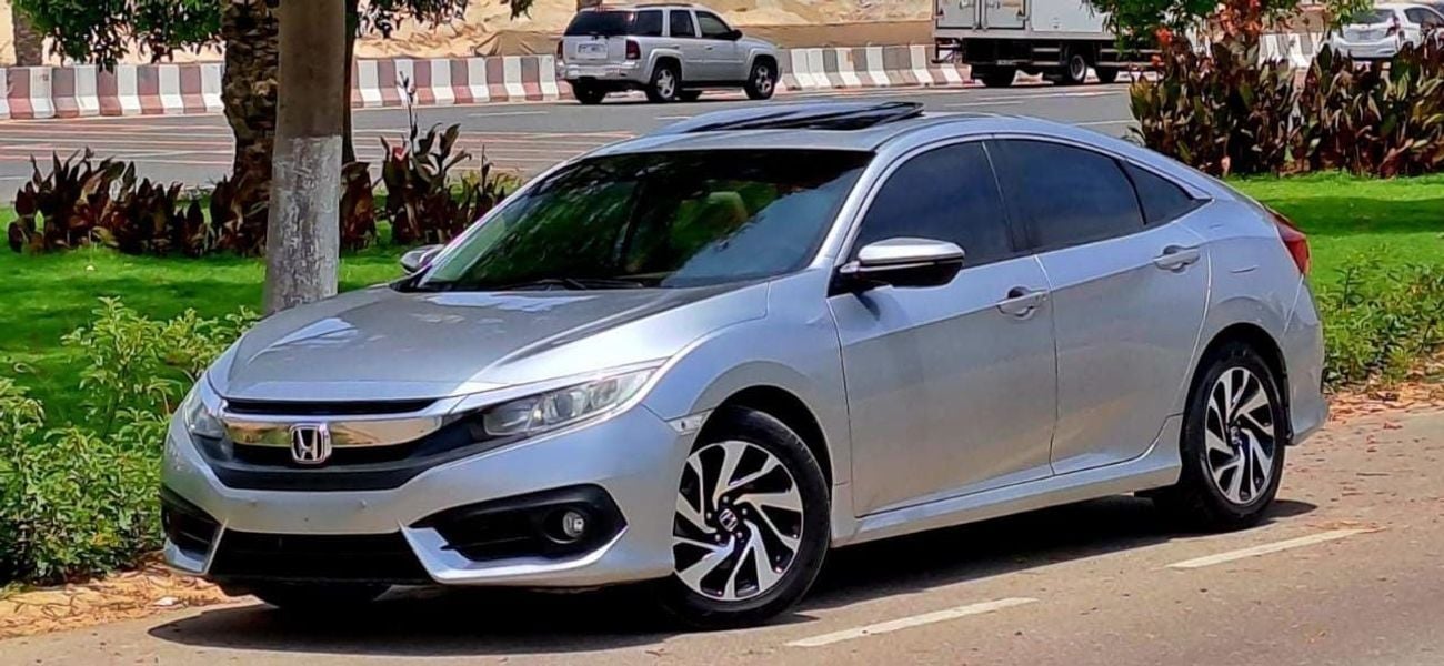 Honda Civic EXI 770/Month-(4 years) | Honda Civic EX 2018 | GCC Specs | Full Option | Non-Accident