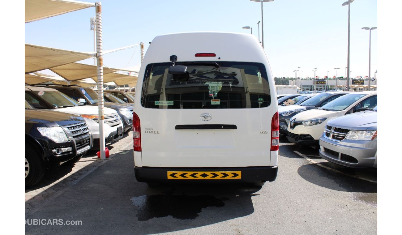 Toyota Hiace ACCIDENTS FREE - ORIGINAL PAINT - GCC - MANUAL GEAR - HIGH ROOF