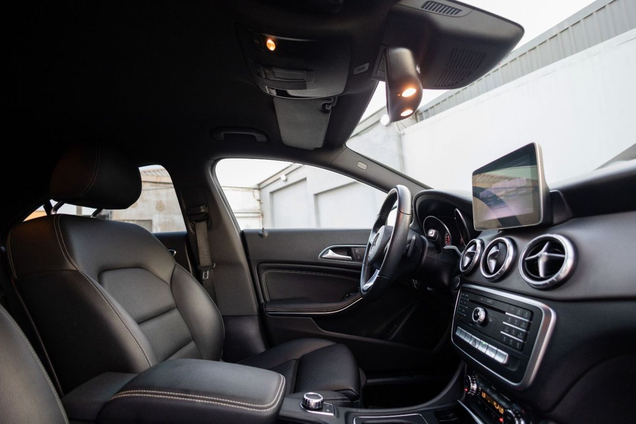 Mercedes-Benz CLA 200 Std 2.0L Mercedes-Benz CLA200 2019 GCC under Warranty with Flexible Down-Payment.