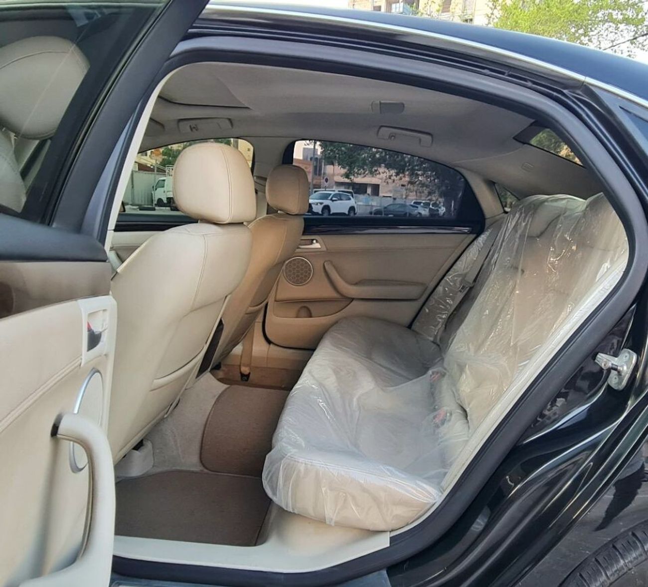 Chevrolet Caprice CHEVROLET CAPRICE LTZ GCC FULL OPTION 2012