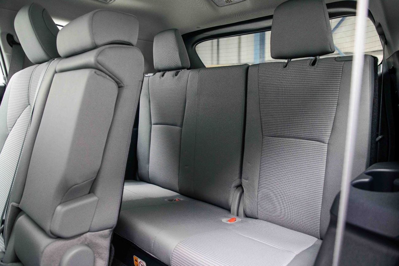 تويوتا هايلاندر GLE Hybrid 2.5L - Grey Metallic Inside Grey | Export Only