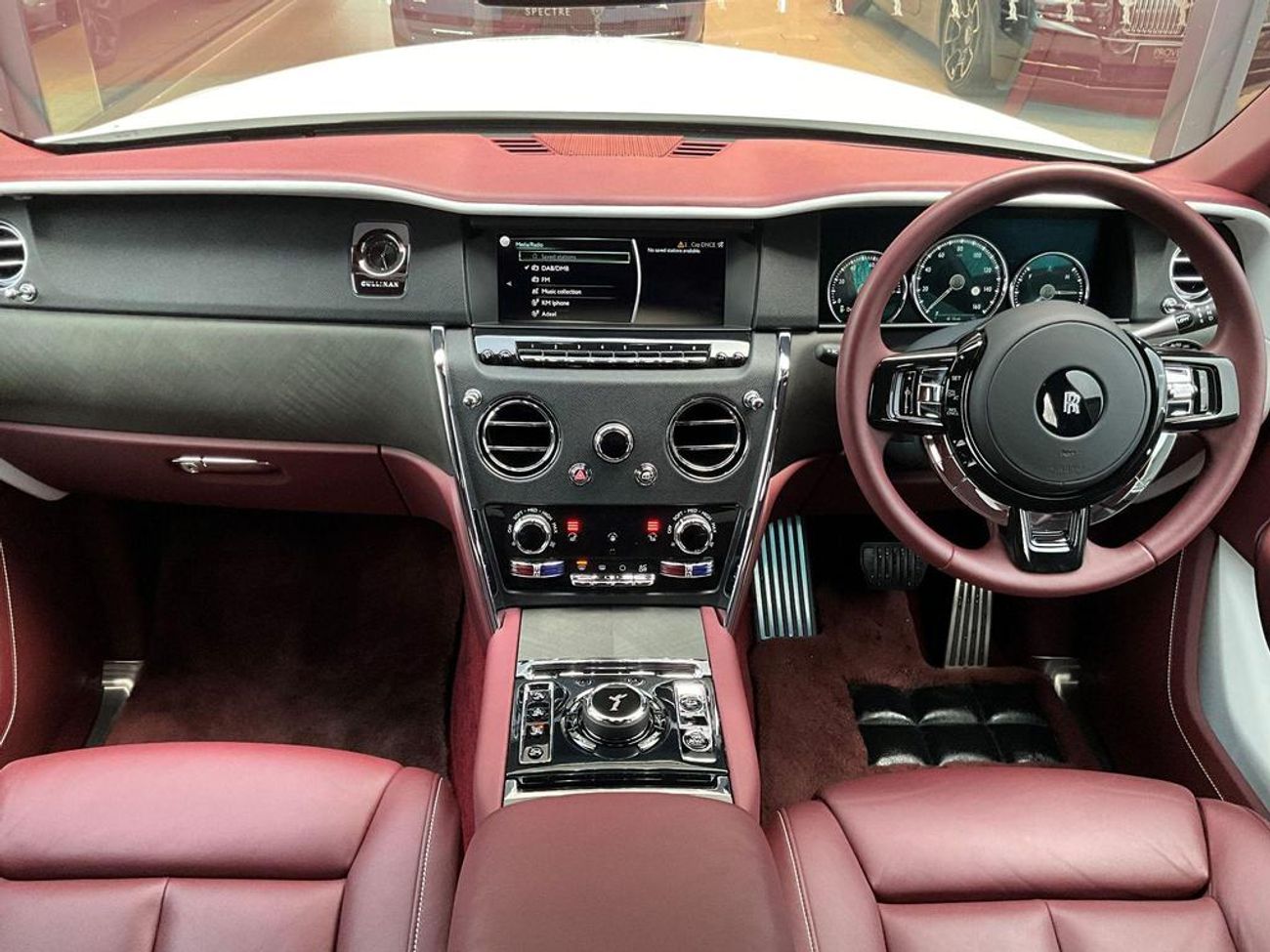 Rolls-Royce Cullinan Rolls-Royce Cullinan 6.75L V12 RIGHT HAND DRIVE