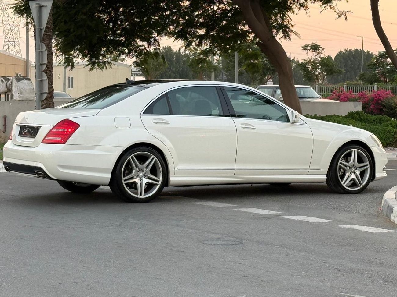 مرسيدس بنز S 350 MERCEDES BENZ S350 2013 GCC AMG FULL SERVICE HISTORY ORIGINAL PAINT