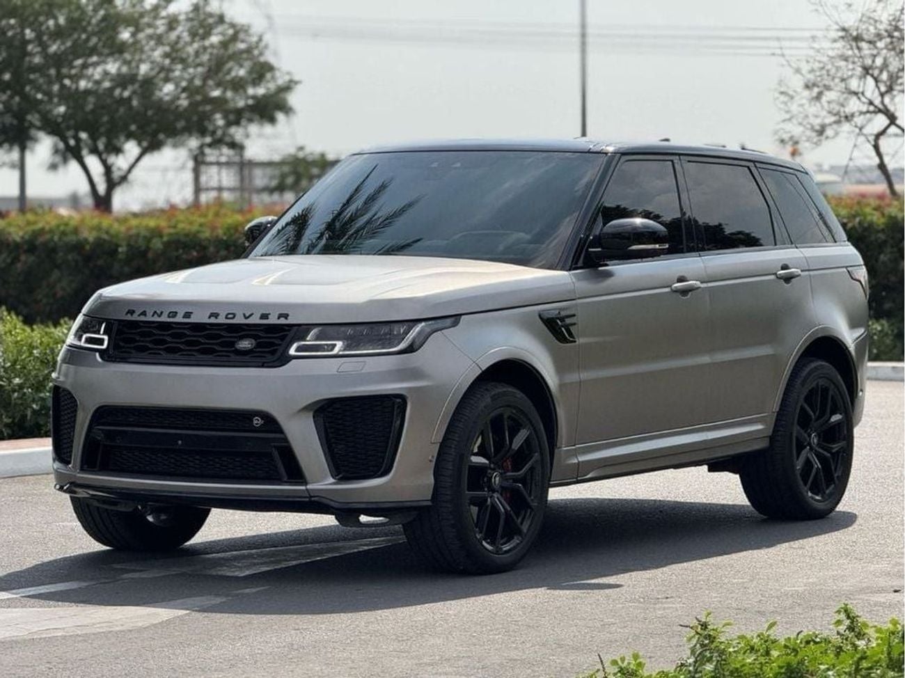 Land Rover Range Rover Sport SVR 5.0L (575 HP) AWD GERMAN SPEC FULL SERVICE HISTORY