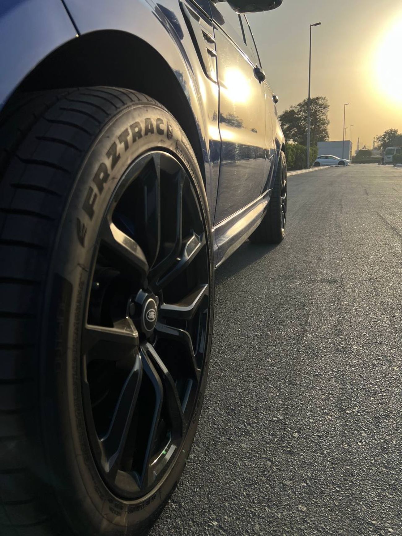 لاند روفر رينج روفر سبورت Range Rover Sport SVR – 2022 Face Lift In & Out – 125K km – GCC – Full Option