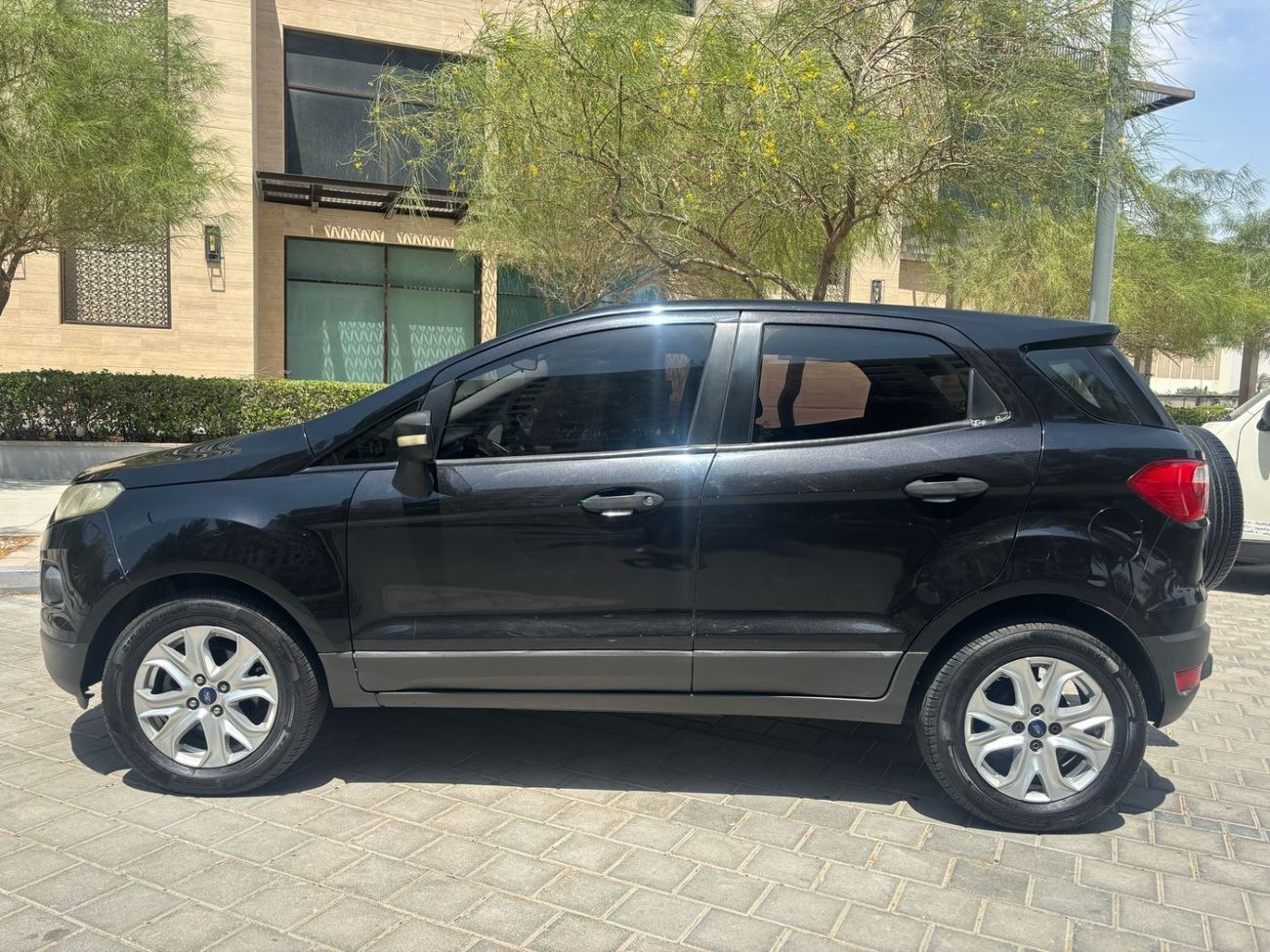 فورد ايكو سبورت GCC LOW KMS LIKE NEW